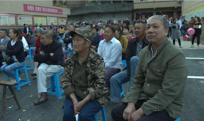 这板眼也太长了！南充嘉陵的西兴又创新了这个动作来做群众工作…