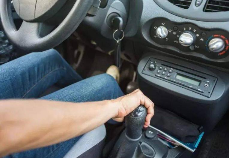 这几款车就应该买手动挡,舒适省油vs驾驶乐趣你会怎么选