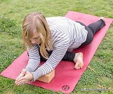 哪个瑜伽收紧臀部效果好,瑜伽练臀部最有效的动作