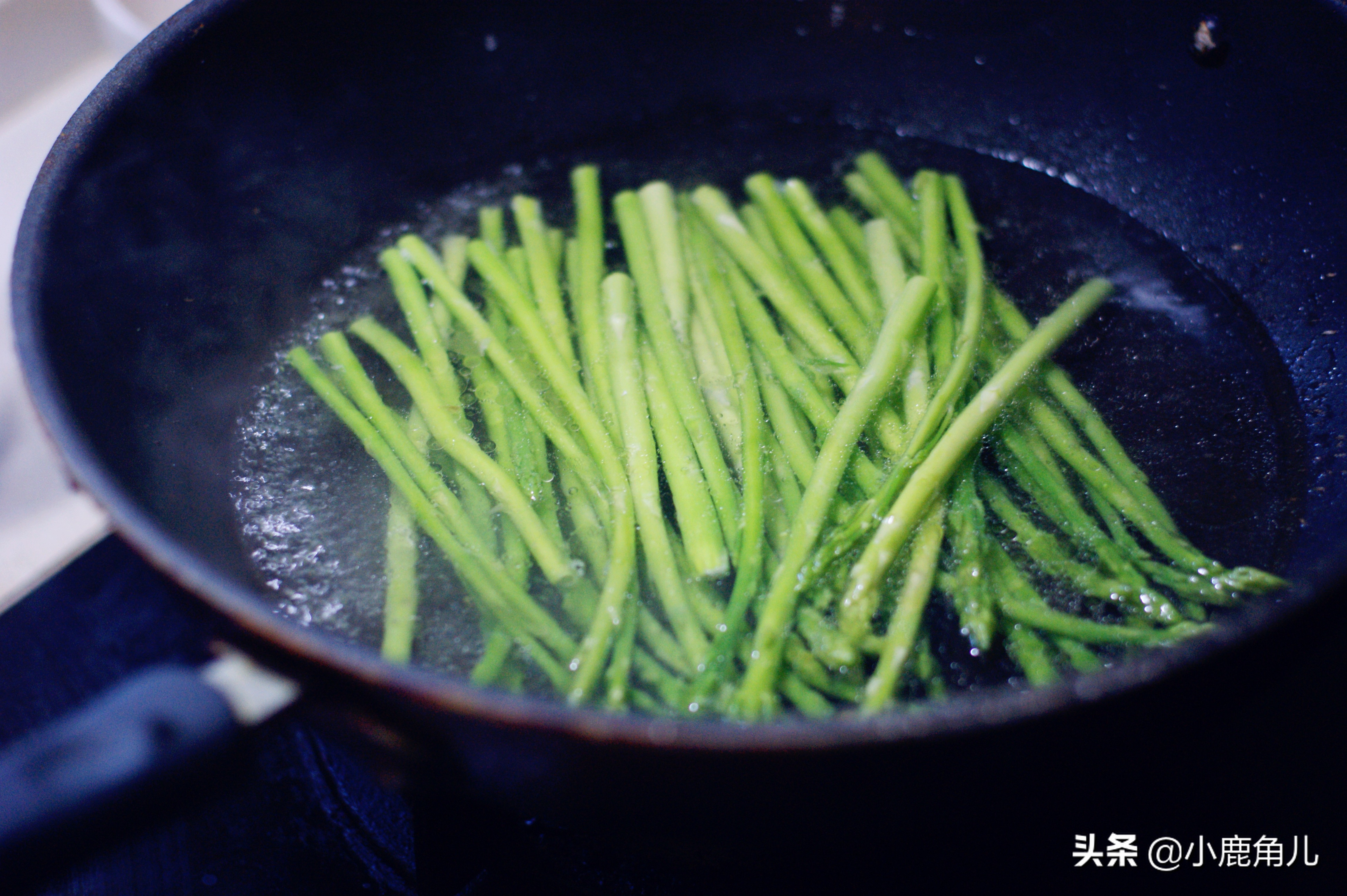 红烧素鸡卷,浙菜红烧卷鸡做法