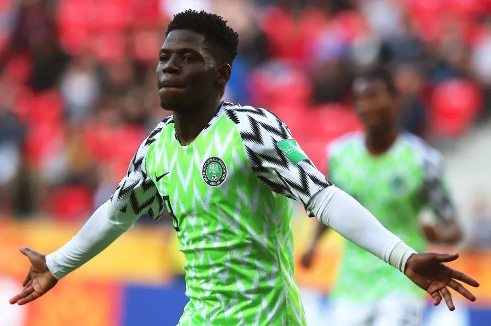 重庆斯威上海上港武磊,足球武磊最近消息