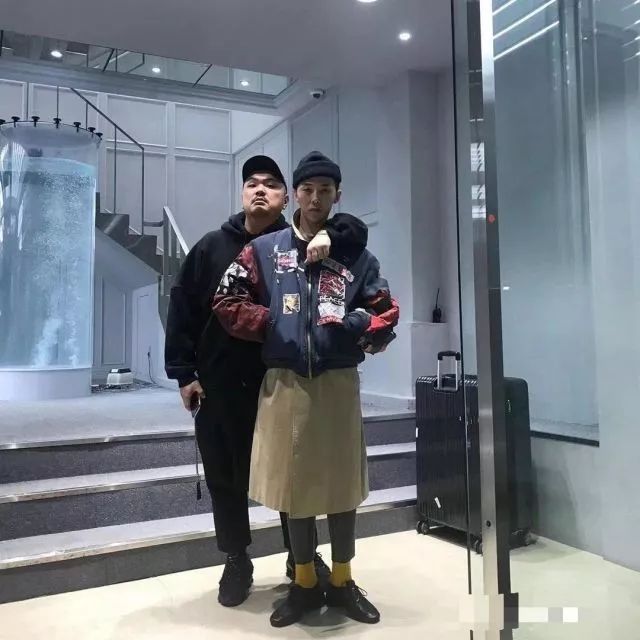 亚洲最带货的男人回归时尚圈，一双鞋炒到上万元