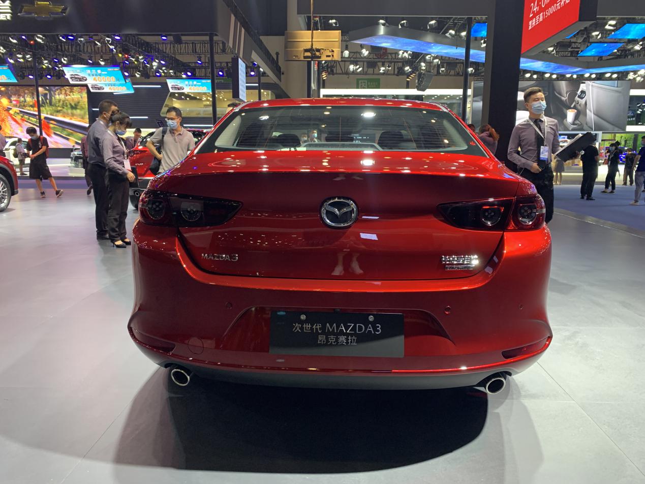 昂克赛拉与同级对比安全性,昂克赛拉对比思域的优点