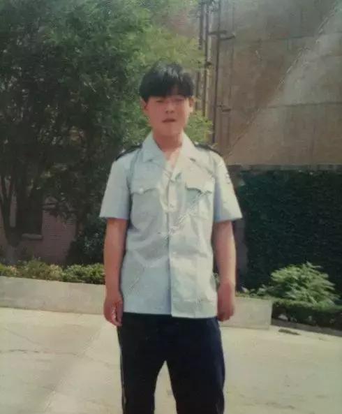 岳云鹏连续13年为郭德纲庆生,郭德纲岳云鹏在同龄人中成就