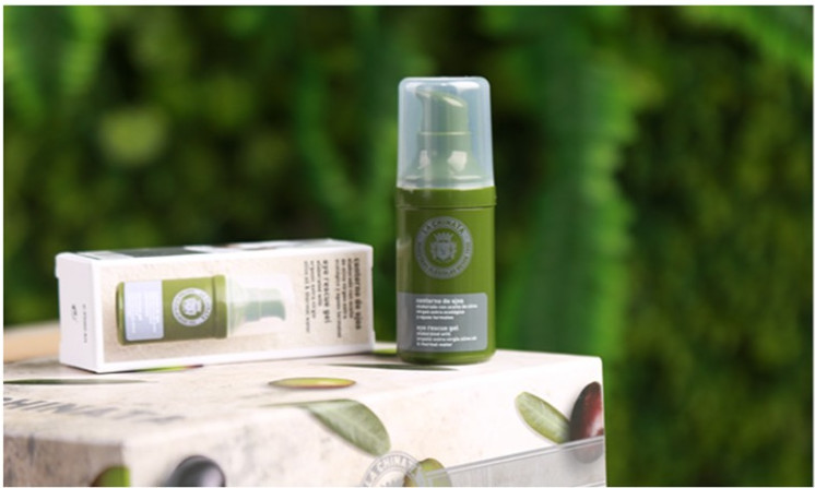 张馨予用的是什么眼霜,张馨予美致颜眼部精华乳