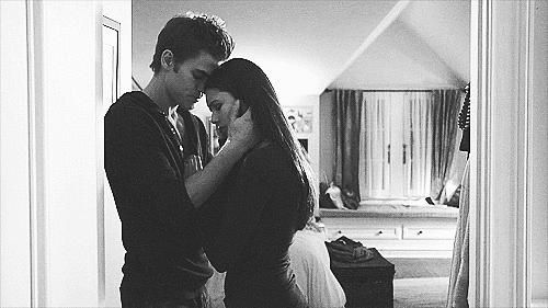 女人没有爱情谁对她好就跟谁走,女生没有爱情谁对她好她就跟谁走