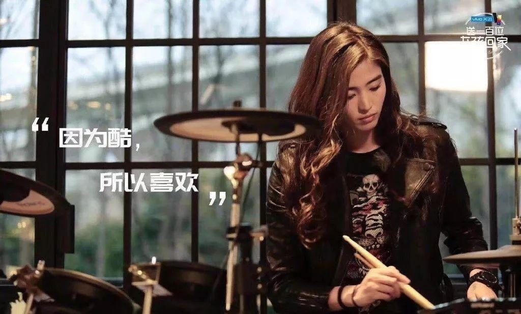 秒杀整容脸,撞脸女港星