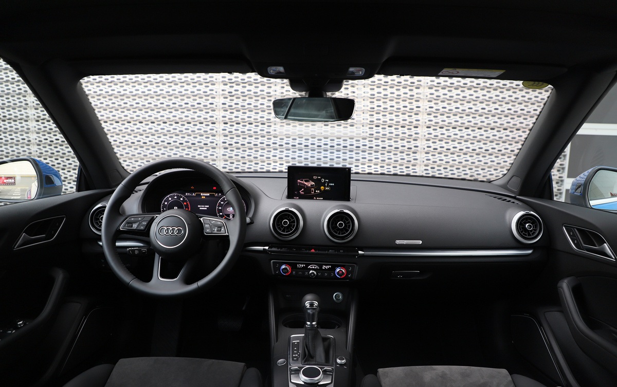 性价比最高的奥迪敞篷,十几万奥迪4座敞篷车速度