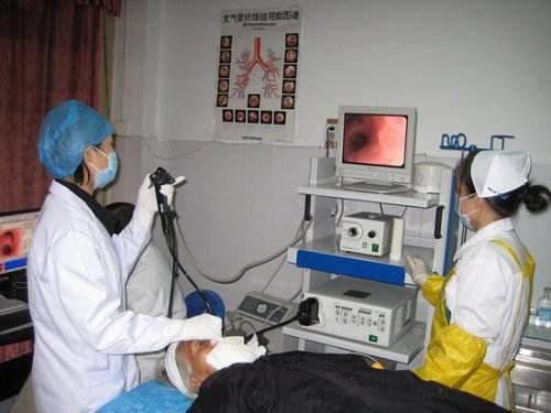 做气管镜检查，对身体的危害大吗？医生终于讲出实话！