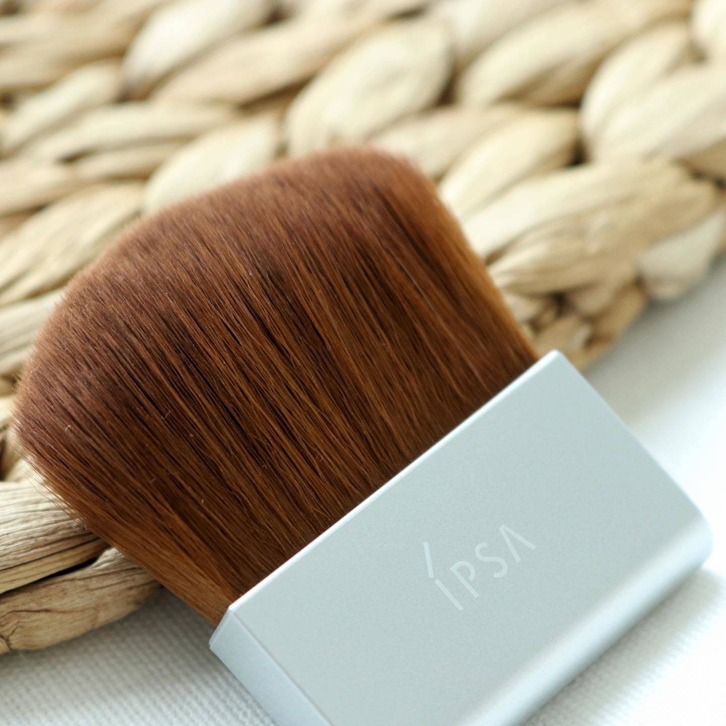 粉饼的使用方法新手,定妆遮瑕蜜粉饼怎么用