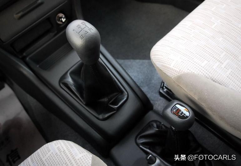 猎豹2.0飞腾,猎豹飞腾2.0两驱版