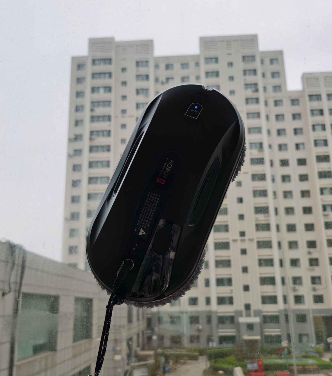 智能擦窗户机器人靠谱吗,科沃斯擦窗机器人880和920的区别