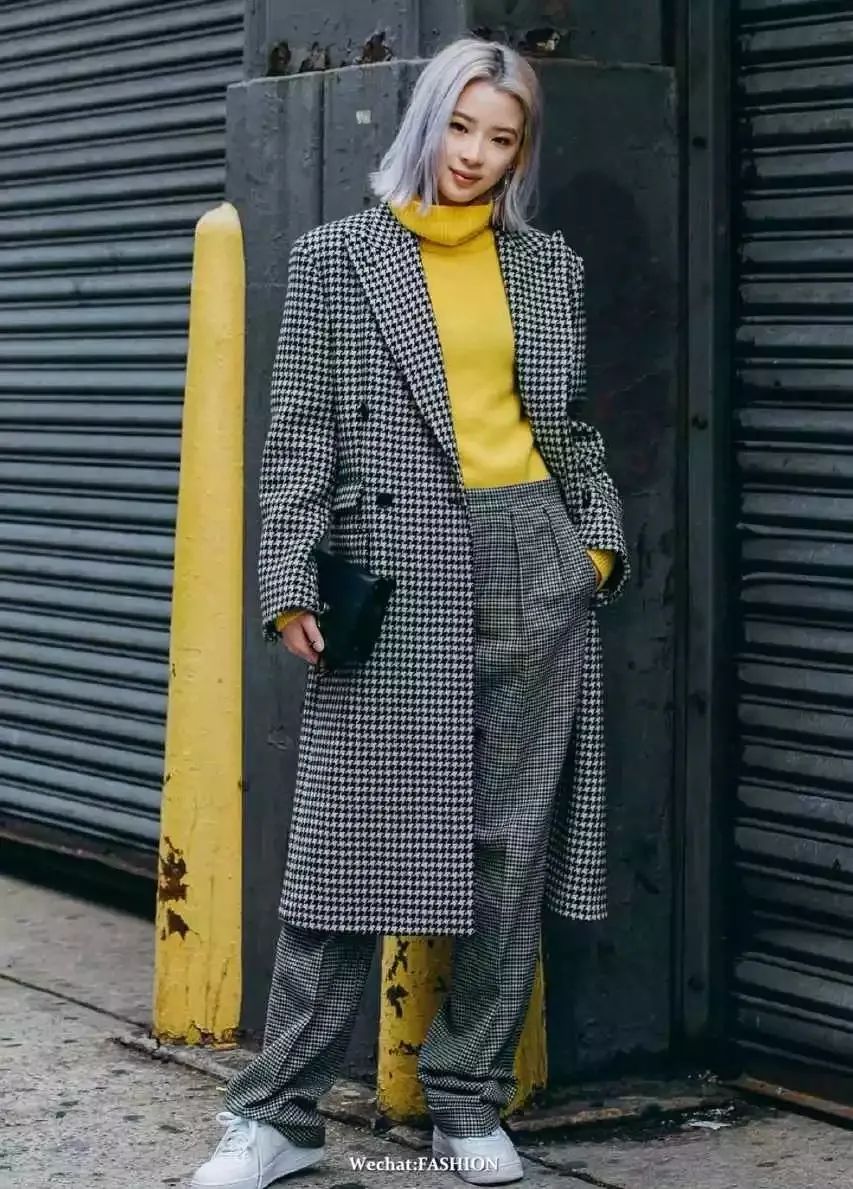墨绿色格纹大衣怎样搭配好看,短款格纹毛呢大衣的搭配方法