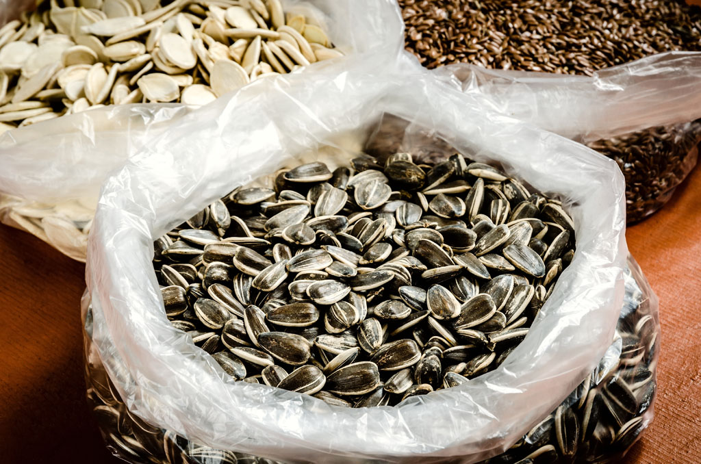 长期吃瓜子有什么害处,大量吃瓜子会上火吗