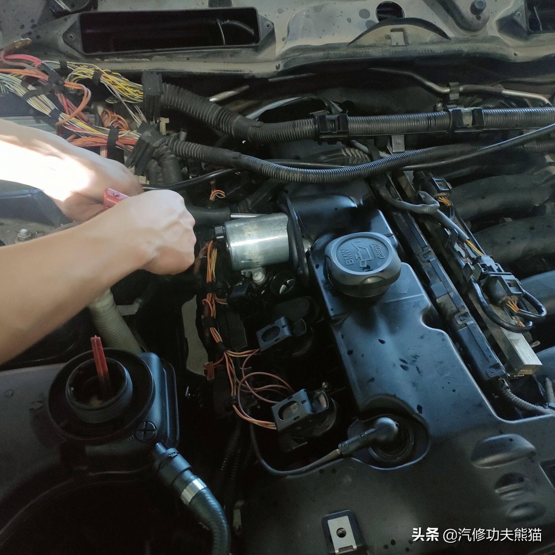 e90宝马325i容易烧机油,宝马e90325i烧机油能修好吗