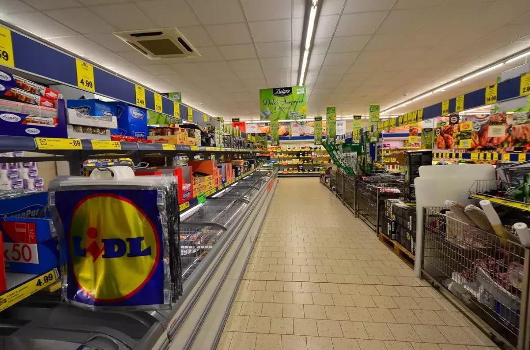 隔壁开了同样的店我该怎么面对,隔壁开了一家比你便宜的店怎么办