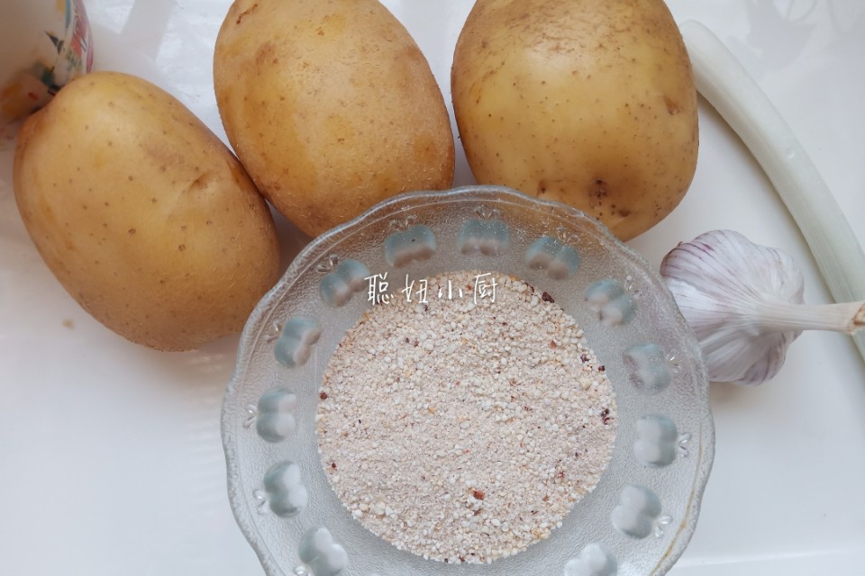 土豆不炒不蒸这样做酸甜微辣,土豆泥的做法大全土豆怎么蒸着吃