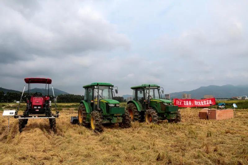 喜迎丰收节！新型农业机械推广到福州长乐田间地头