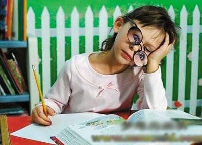 孩子一写作业就磨蹭找理由怎么办,一写作业孩子就有情绪怎么办