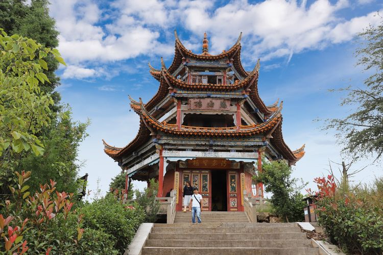 抚仙湖孤山上有什么景点,抚仙湖里的小岛