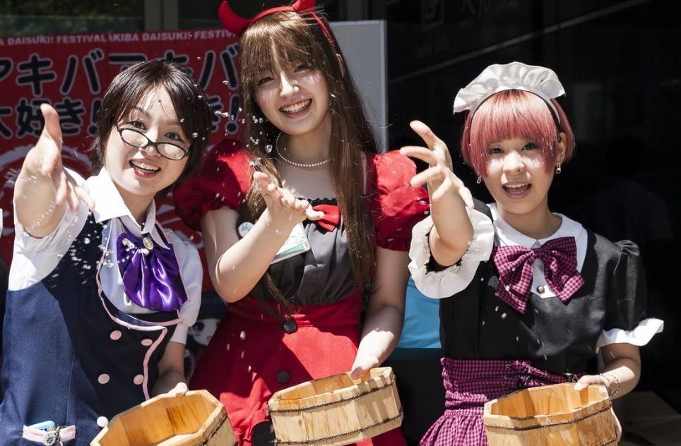 岛国网友称cos文化落后于中国？Coser不会做衣服，差中国妹子太多