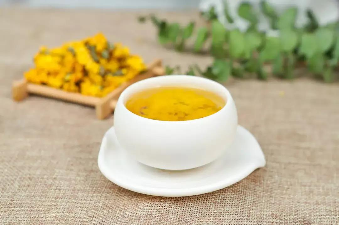 菊花茶推荐女生喝,菊花茶清热解毒女人喝