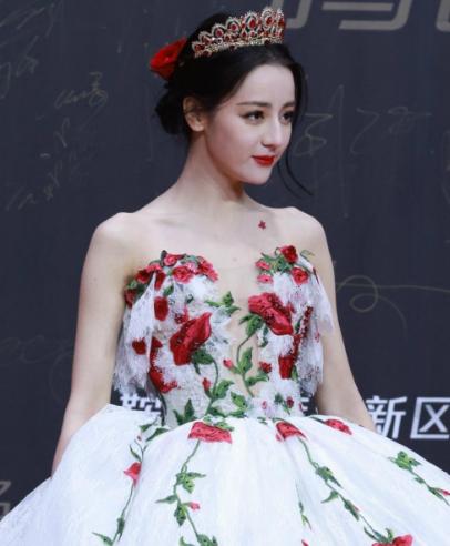 赵姐留给热巴团队写艳压通稿的时间不多了