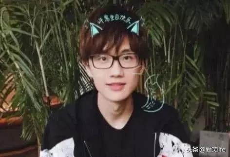 许嵩所有讽刺歌,许嵩哪首歌嘲讽娱乐圈