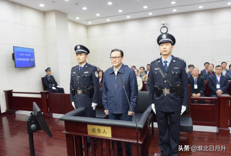 服刑人员不认罪悔罪应该给报酬吗,服刑人员不交罚金会影响减刑吗