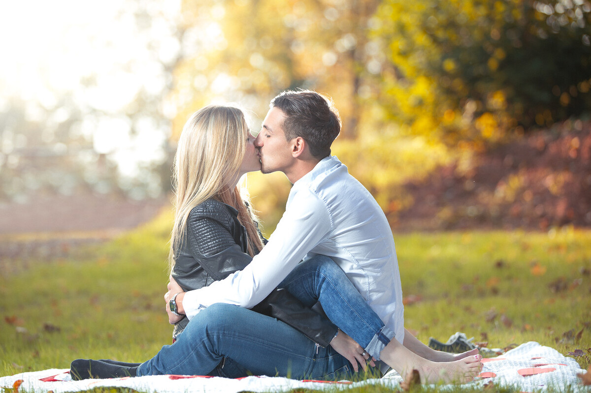 怎么对付害羞的男生,对付傲娇的技巧
