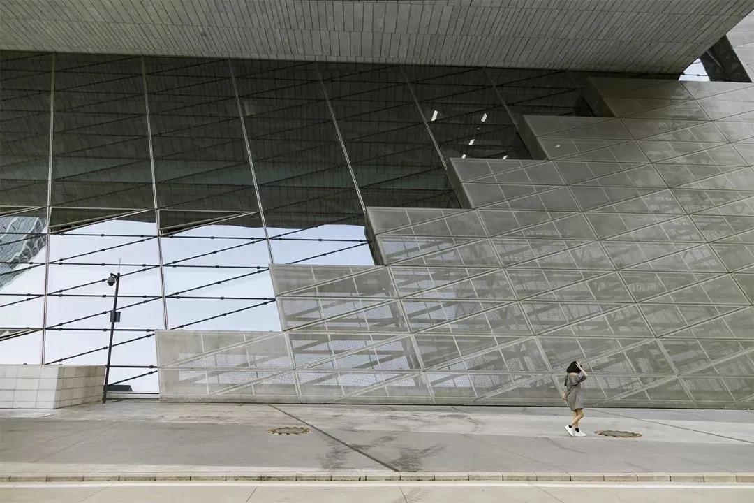 深圳翻身地铁成网红打卡地,深圳网红打卡地点富士康光明小镇