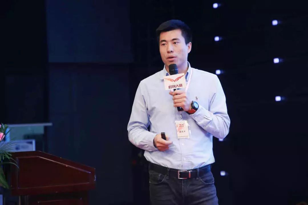 荣誉见证成长足迹,荣誉见证