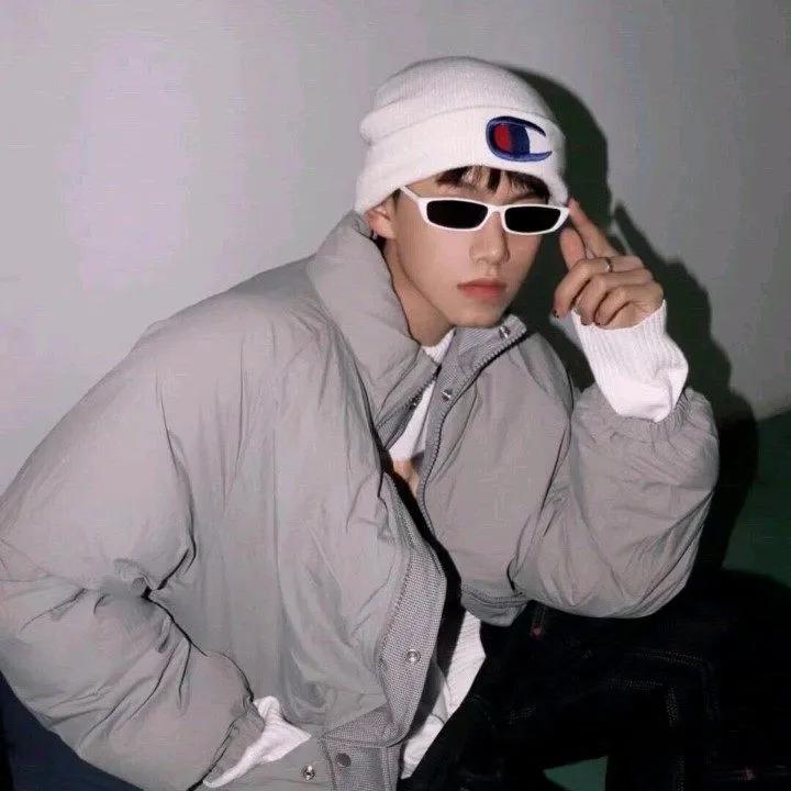 网名男生霸气冷酷好听,男生霸气网名超拽二字