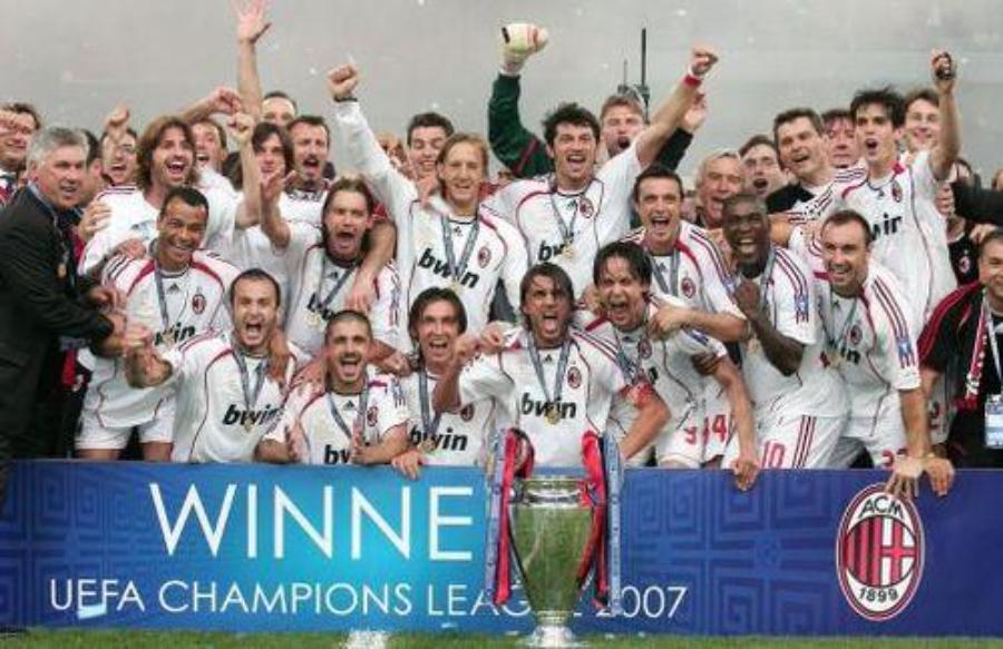 足球能赋予男人优秀的品质,足球是世界上最伟大最浪漫的运动