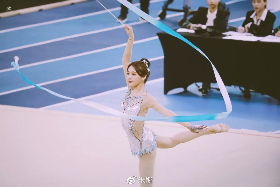 泫雅ins晒美照,泫雅携新作品回归