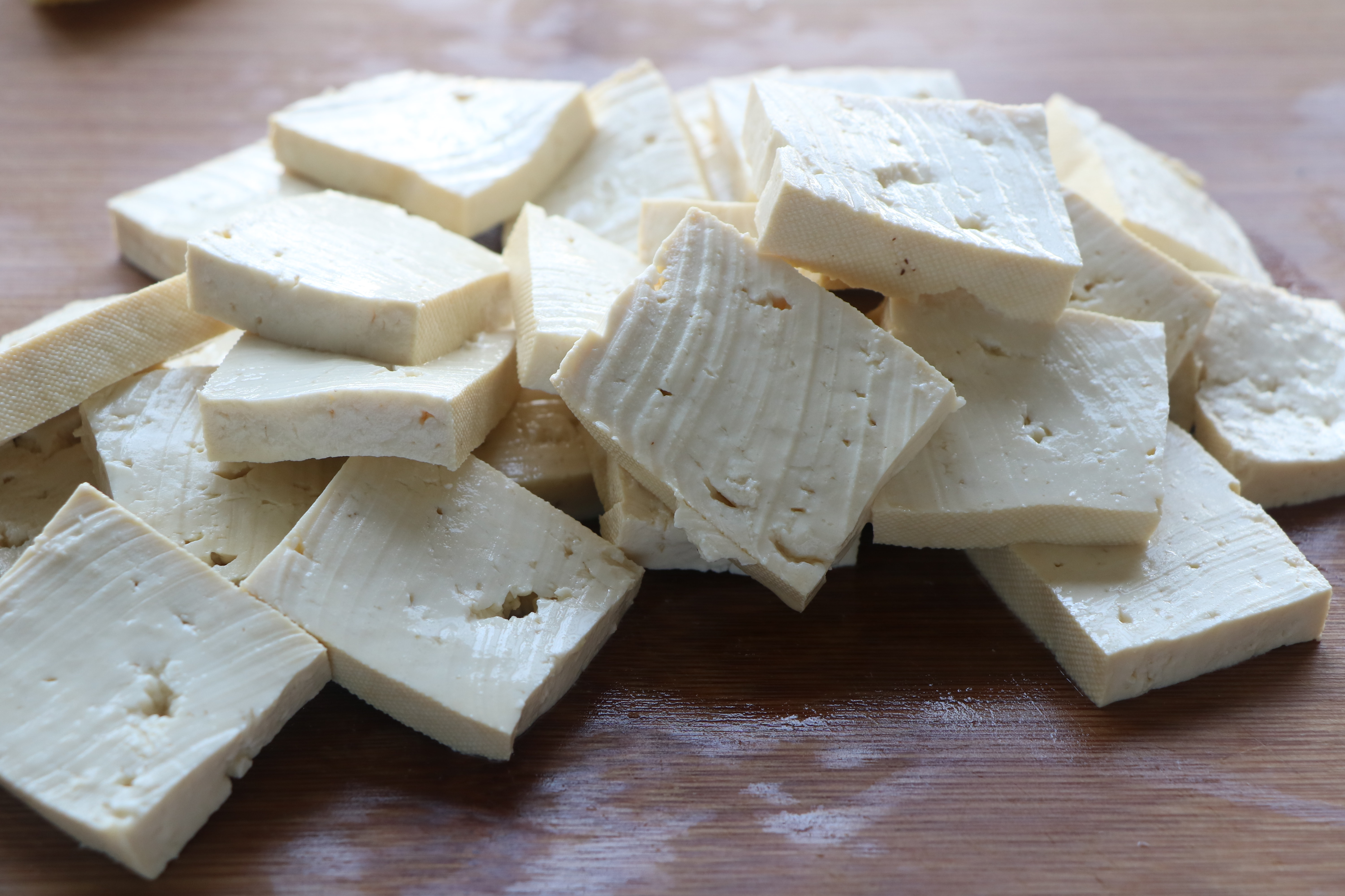 不加一滴水炖出来的草鱼又鲜又嫩,红烧草鱼的家常做法简单不做辣的