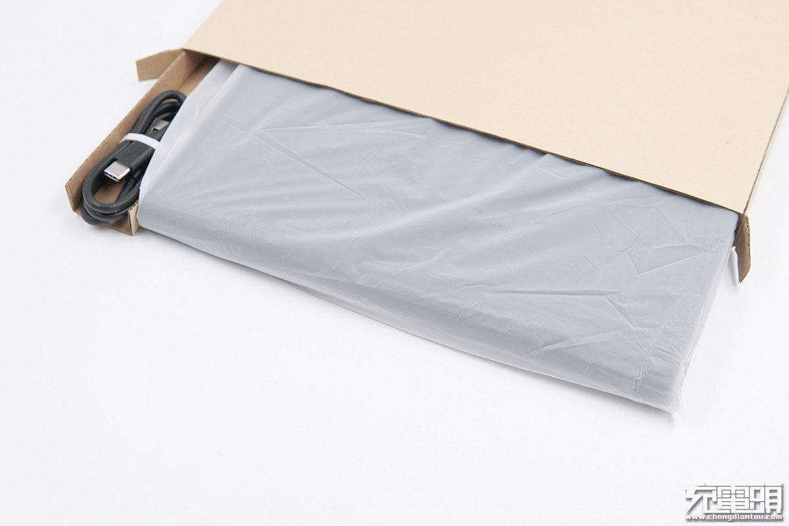 羽博20000毫安充电宝自带线评测,羽博充电宝插电