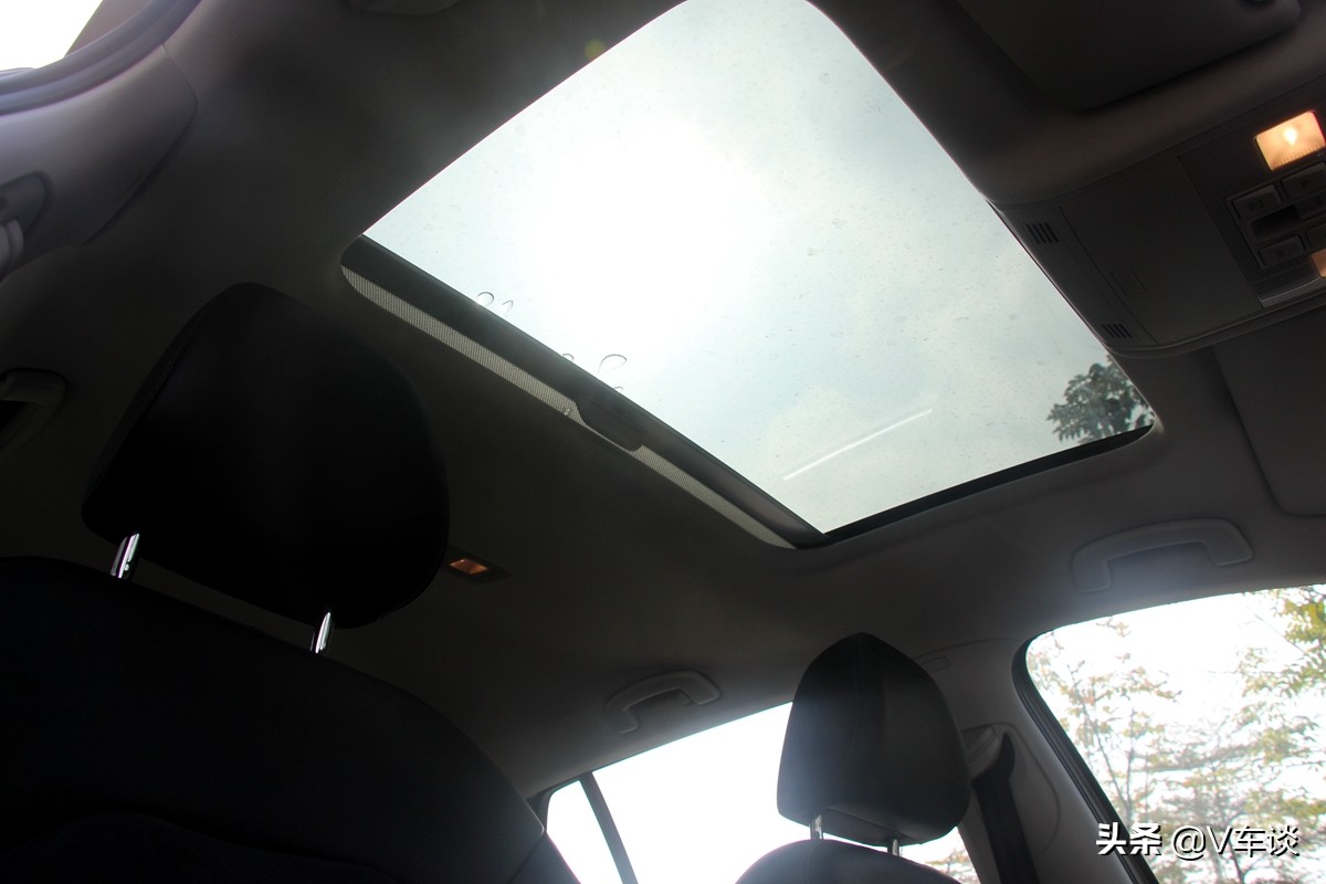 大众高尔夫2021款280TSIDSGR-Line空间,运动感十足全新大众高尔夫实车