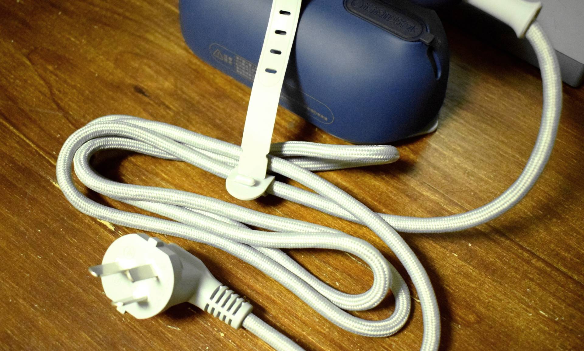 挂烫机家用平式熨烫机,干湿两用烫熨机