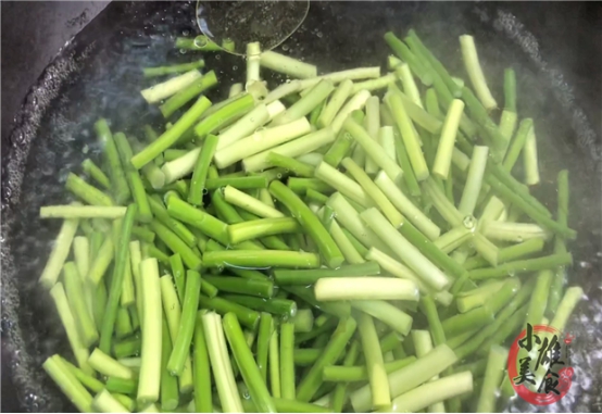 怎样炒蒜苔才能入味,怎样炒蒜苔才又脆又香又好吃