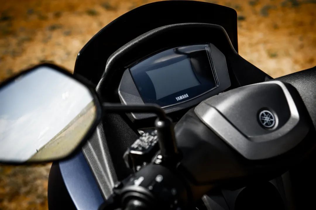 试驾雅马哈nmax150,雅马哈踏板nmax155跟pcx哪个好