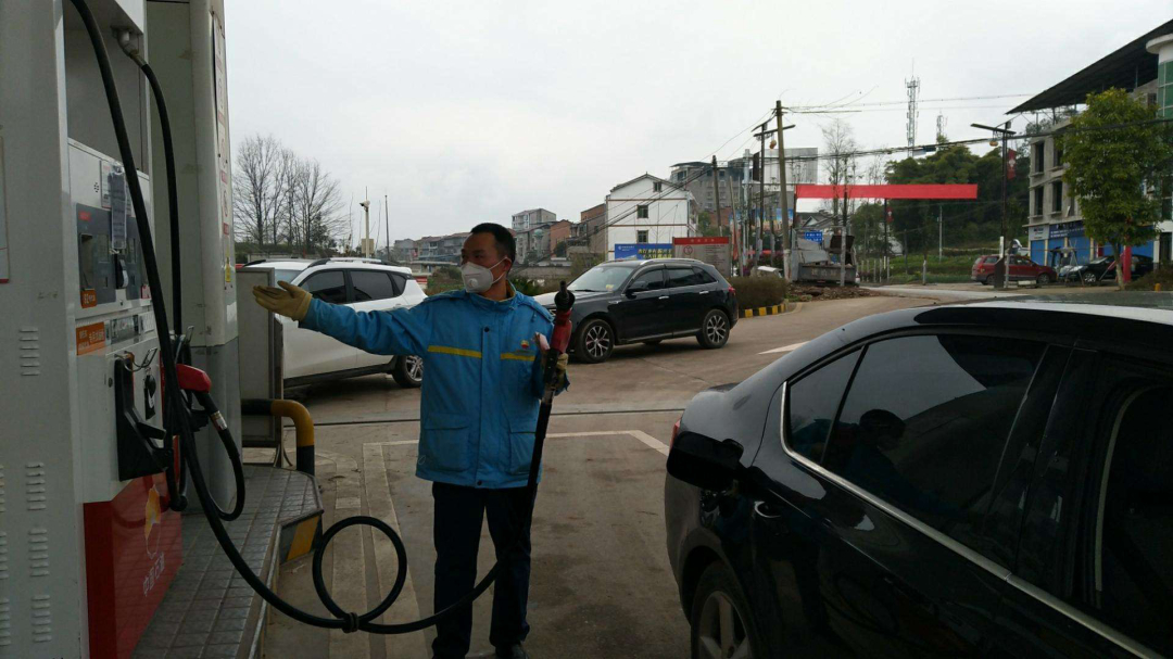 油箱加满油为什么还是显示提示,油箱加满了怎么油表没显示加满