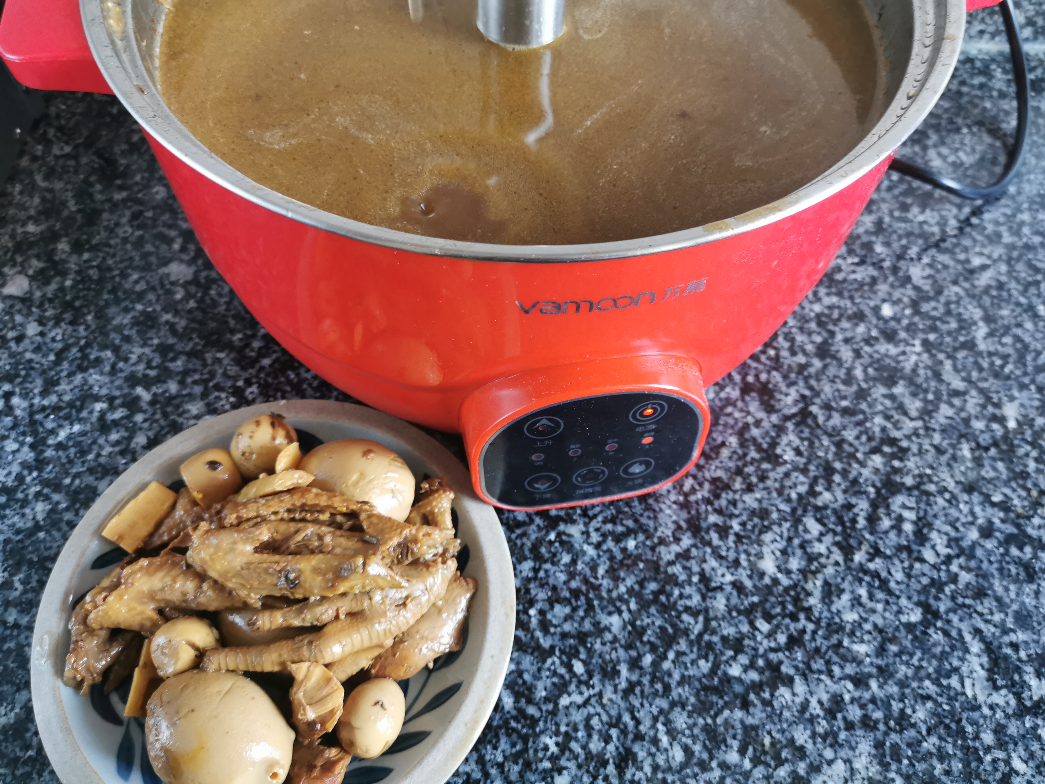 卤肉剩下汁子怎么做好吃,卤肉的汤汁怎么二次使用做面条
