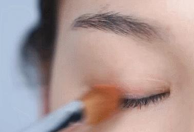 新手也能快速画好的日常眼妆,眼妆教程手把手教你画眼妆