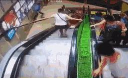 新生儿用婴儿车的危害,预防婴儿车上的安全小隐患