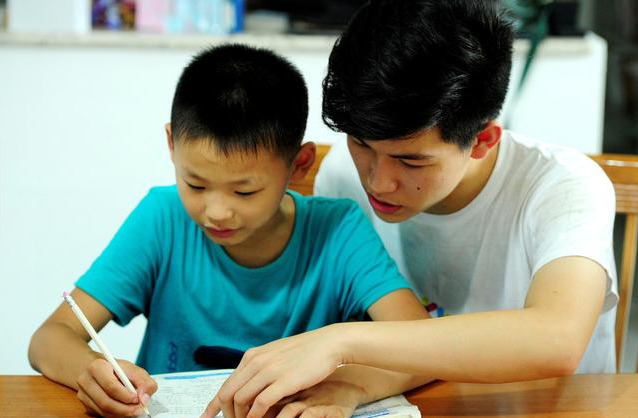 辅导孩子作业被气得脑出血,住院后又抑郁,为人父母一定要内心强大