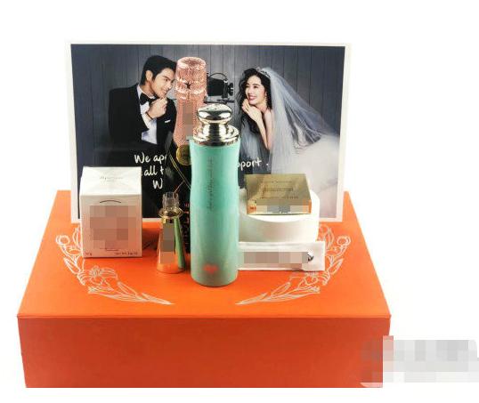 向佐郭碧婷婚礼第一次同台,向佐郭碧婷办周岁宴