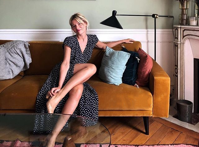 方脸女生修饰方法,方脸的女孩如何打扮好看