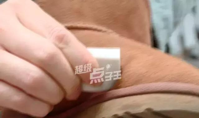 莫名想笑！白色雪地靴洗成黑鞋，店家：改色的钱我就不收了