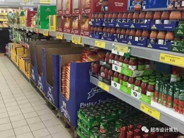 一组超市陈列图,超市肉品区陈列与摆放